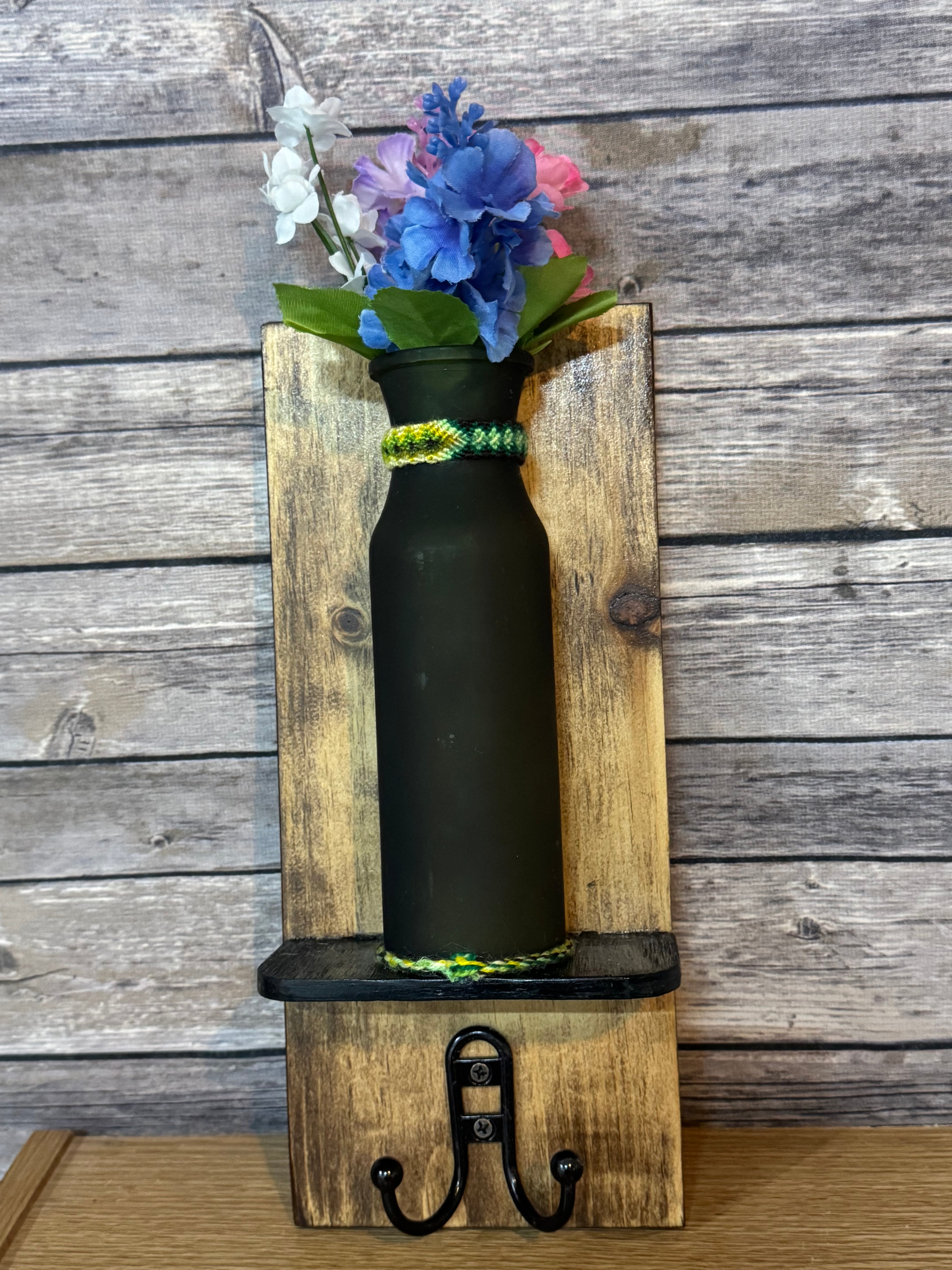Wall hanger with vase and key holder